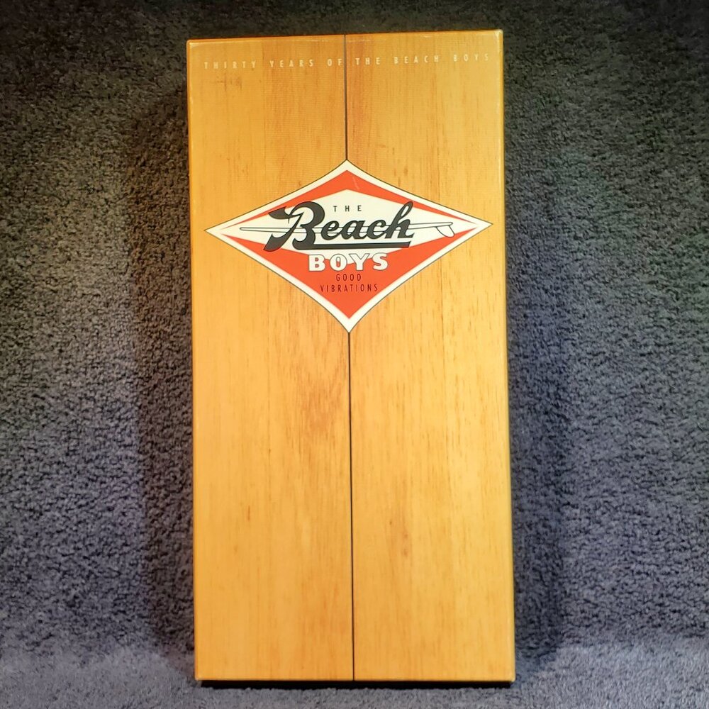 VINTAGE BEACH BOYS FIVE COMPACT DISC BOX SET WITH BOOK COVERING 30 YEARS